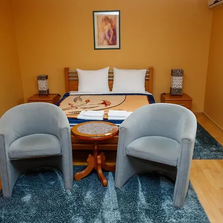 Mali Homtel