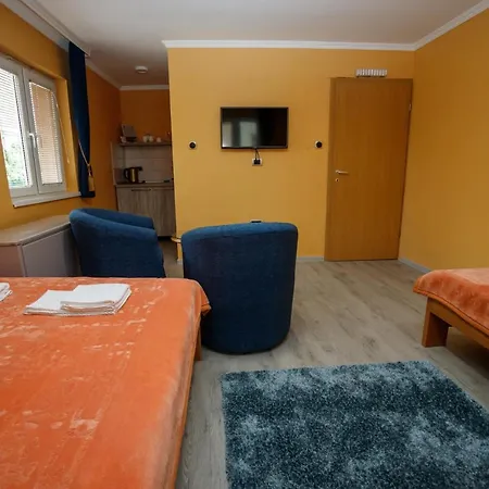 Mali Homtel * Subotica