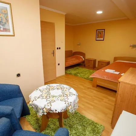 Mali Homtel
