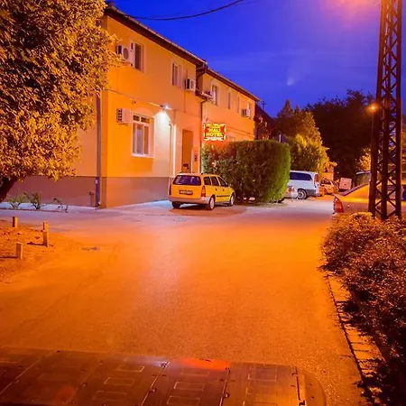 Mali Homtel Homestay Subotica