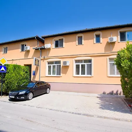 Homestay Mali Homtel Subotica