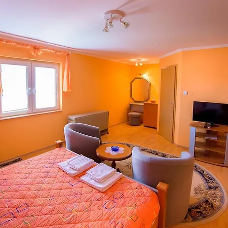 Ostanak kod kuće Mali Subotica