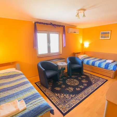 Mali Homtel Subotica